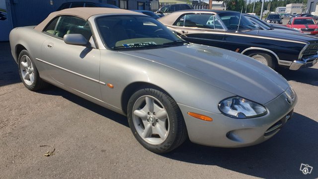 Jaguar XK8