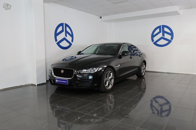 Jaguar XE