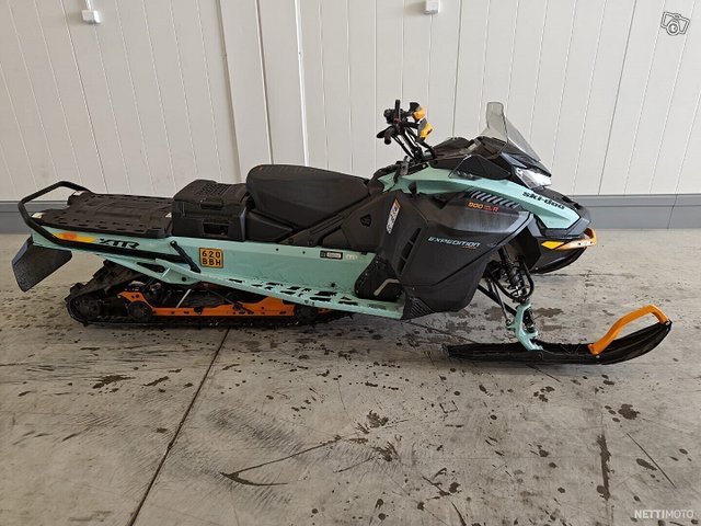 Ski-Doo Expedition 3