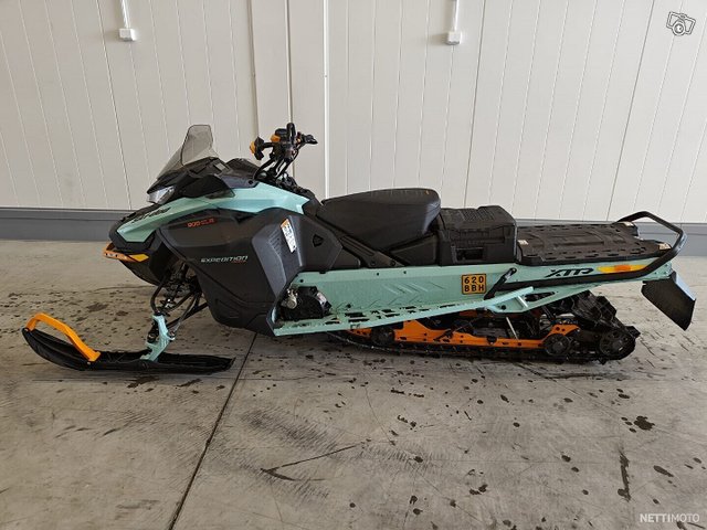 Ski-Doo Expedition 6