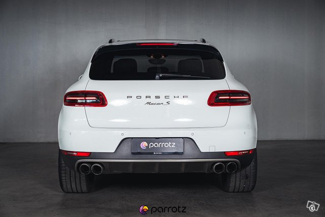 Porsche Macan 19