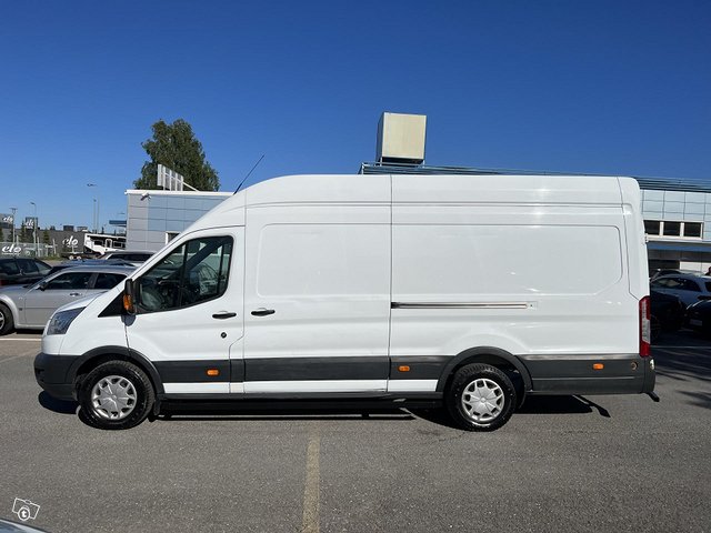 Ford Transit 8