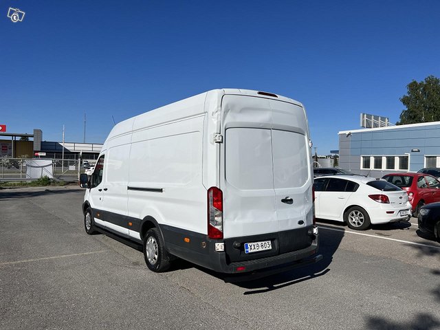 Ford Transit 9