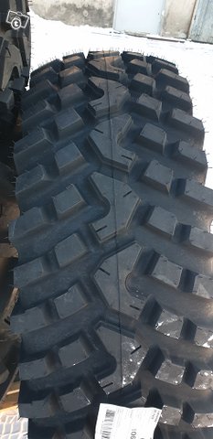 Kaivurin renkaat 440/80R28 Ascenso MDR1000