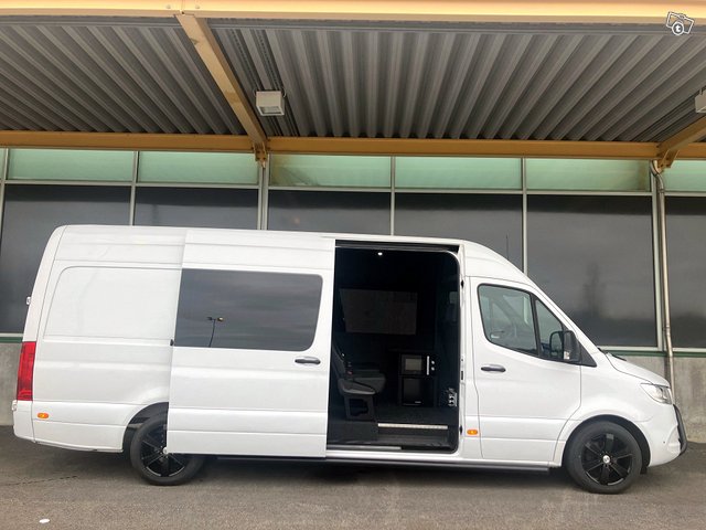 Mercedes-Benz Sprinter 13