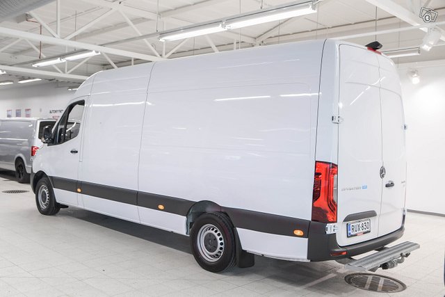 Mercedes-Benz Sprinter 4