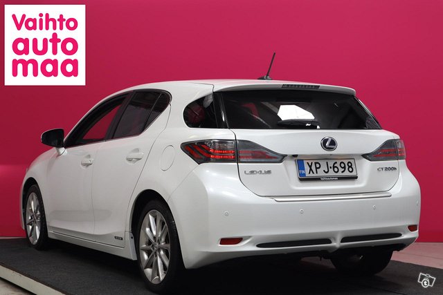 Lexus CT 11