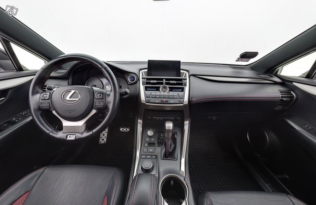 Lexus NX 7