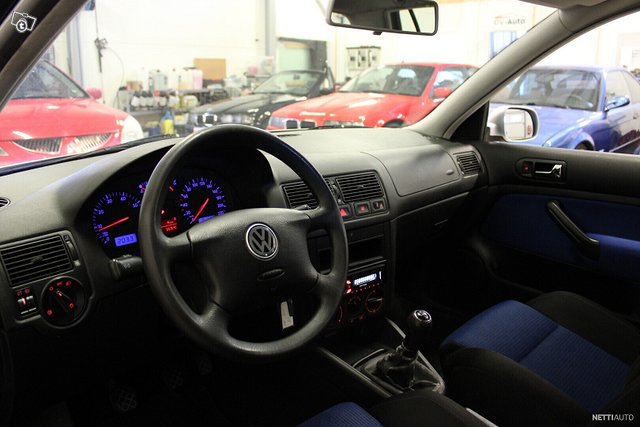 Volkswagen Golf 9