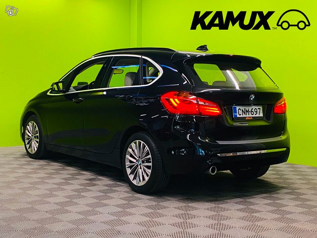 BMW 218 5