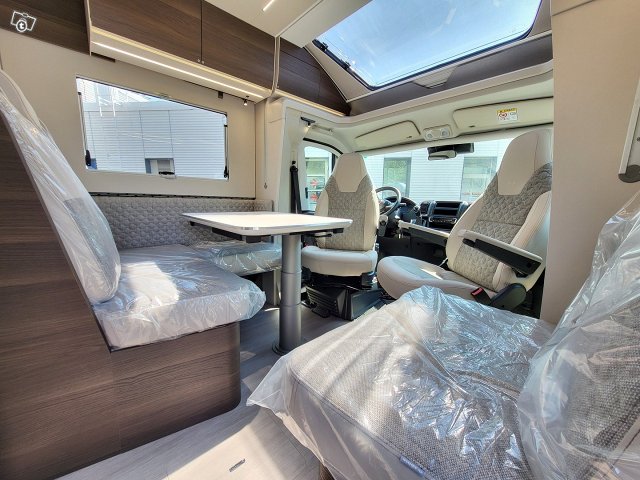 Adria matrix supreme 670 sl 13