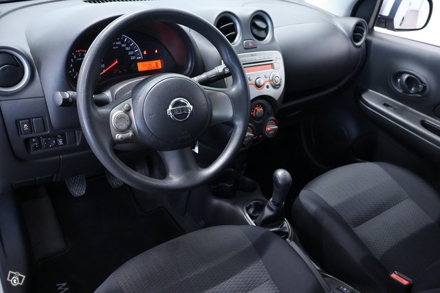 Nissan Micra 10