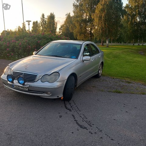 Mercedes-Benz C 270, kuva 1