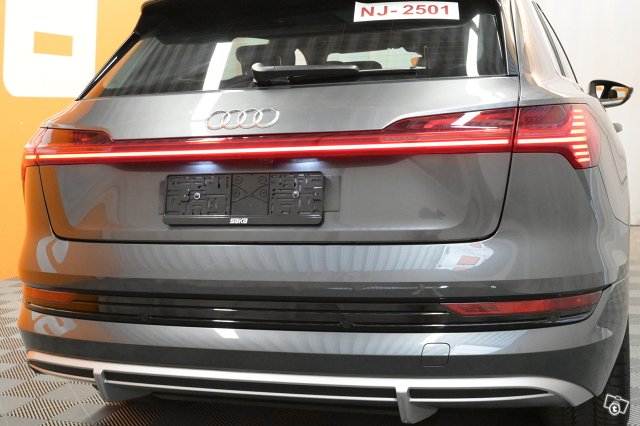 Audi E-tron 9