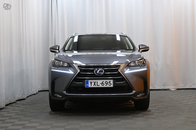 Lexus NX 2