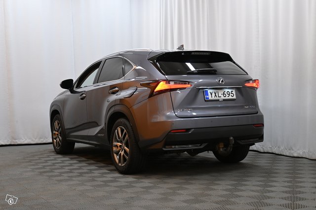 Lexus NX 5