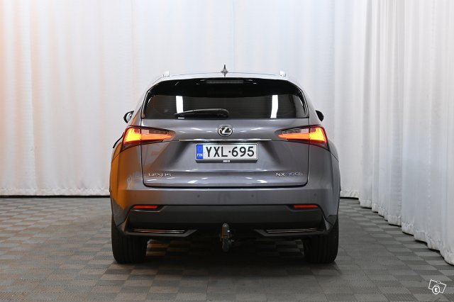 Lexus NX 6