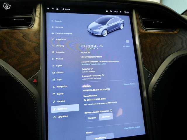 Tesla Model X 12