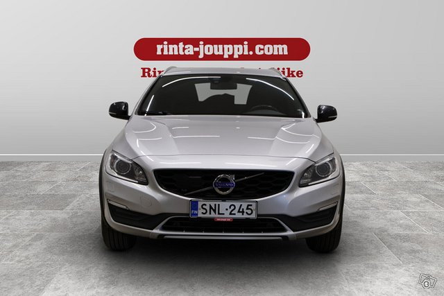 Volvo V60 Cross Country 2