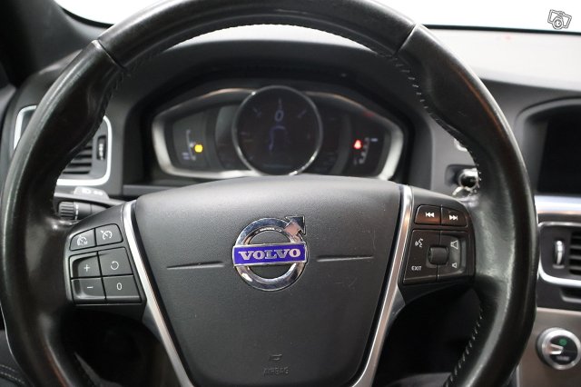 Volvo V60 Cross Country 15