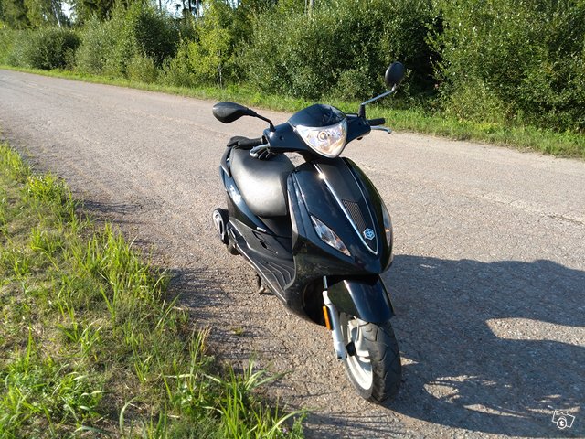 Piaggio Fly 2