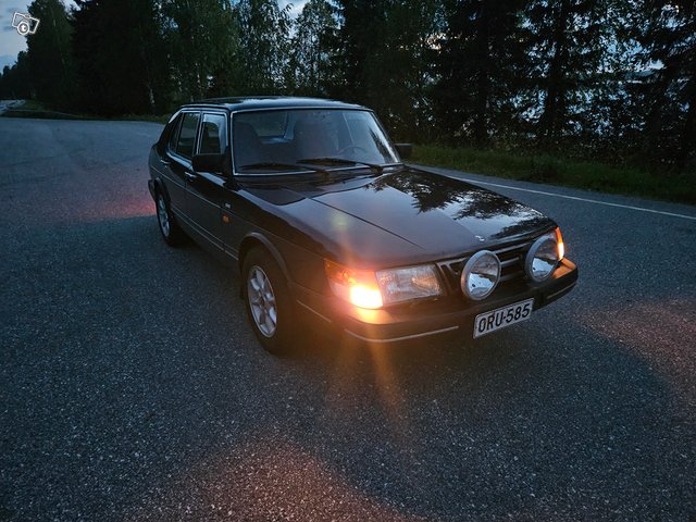 Saab 900, kuva 1