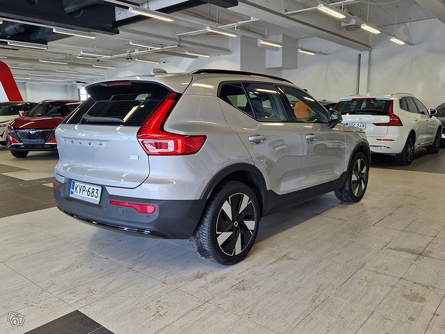 VOLVO XC40 2