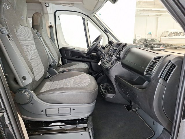 Adria twin plus 640 slb 11