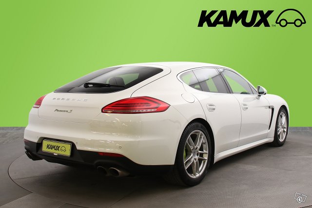 Porsche Panamera 4