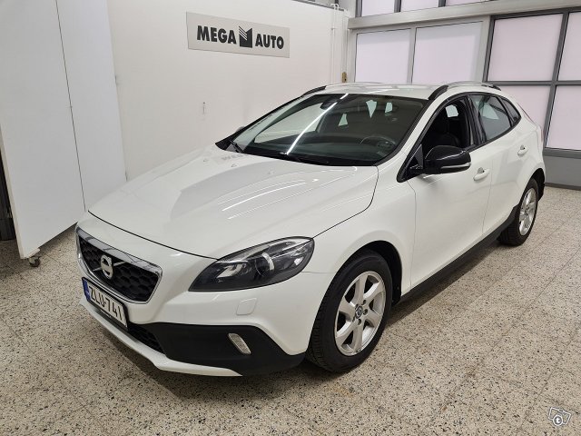 VOLVO V40 Cross Country