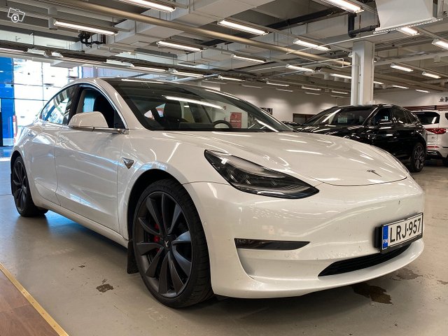 Tesla Model 3, kuva 1