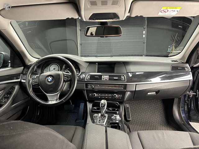 BMW 530 9