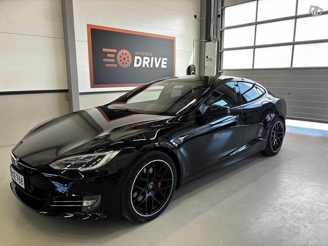 Tesla Model S 1