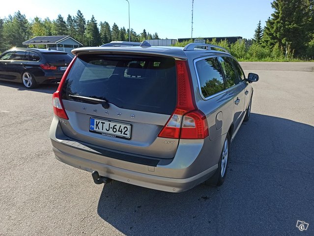 Volvo V70 24