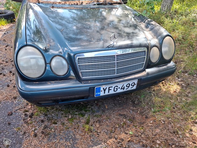 Mercedes-Benz E 200