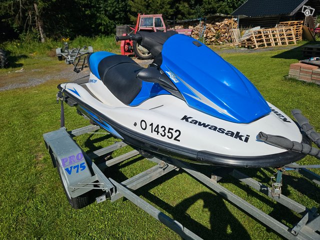 Kawasaki stx 15f, kuva 1