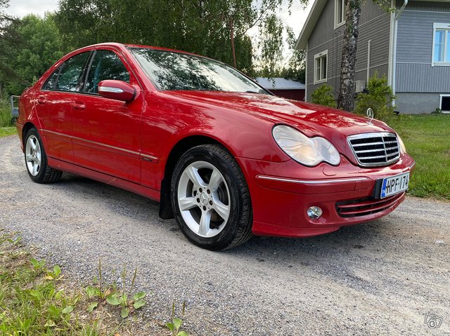 Mercedes-Benz C-sarja 4