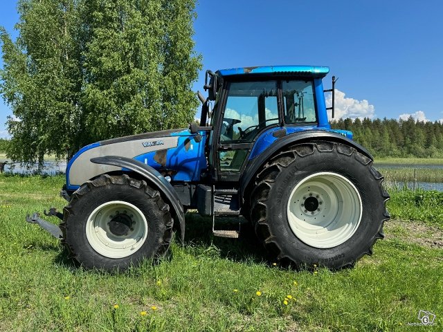 Valtra Valtra T170 Isoilla Renkailla Ja Etunostolaite, kuva 1