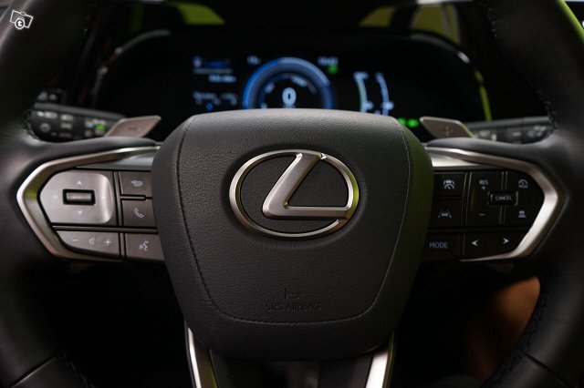 Lexus NX 15