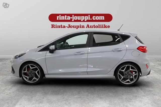 FORD FIESTA 8