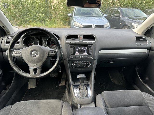 Volkswagen Golf 10