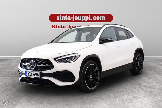 MERCEDES-BENZ GLA