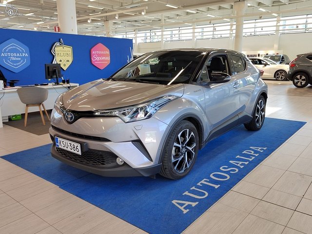 TOYOTA C-HR 2