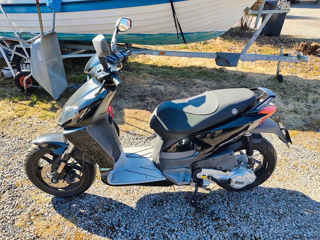 Aprilia Sportcity One 50 4T, kuva 1