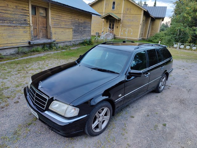 Mercedes-Benz C-sarja, kuva 1