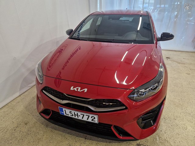 Kia ProCeed 9