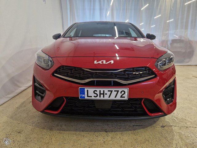 Kia ProCeed 10