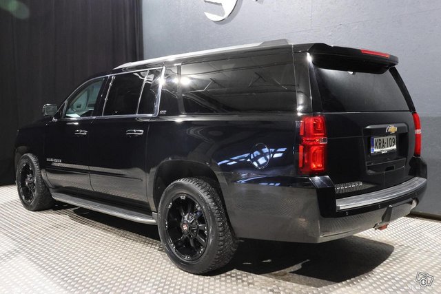 Chevrolet Suburban 5