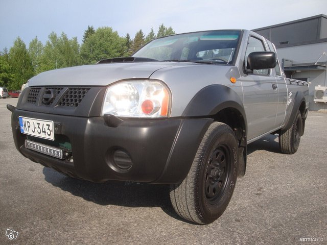 Nissan NP300 2