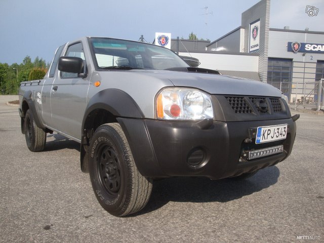 Nissan NP300 23